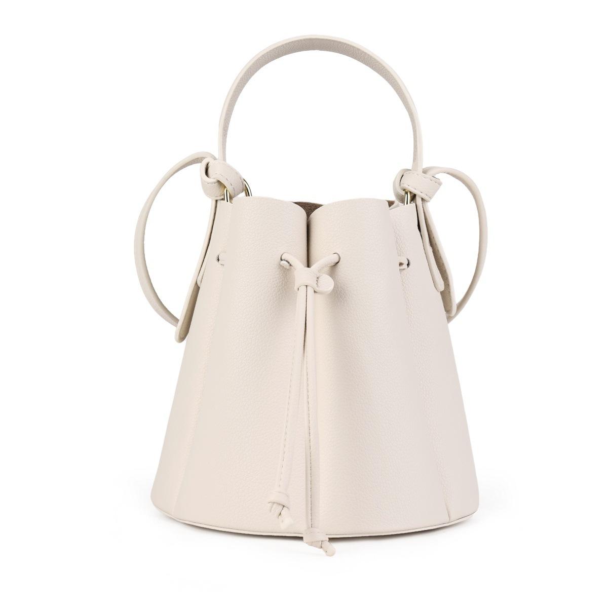 

Luxury Ruched Bucket Bag Petal Drawstring Bags for Women Handbags and Purses Fashion Designer Shoulder Crossbody Bag Clutch