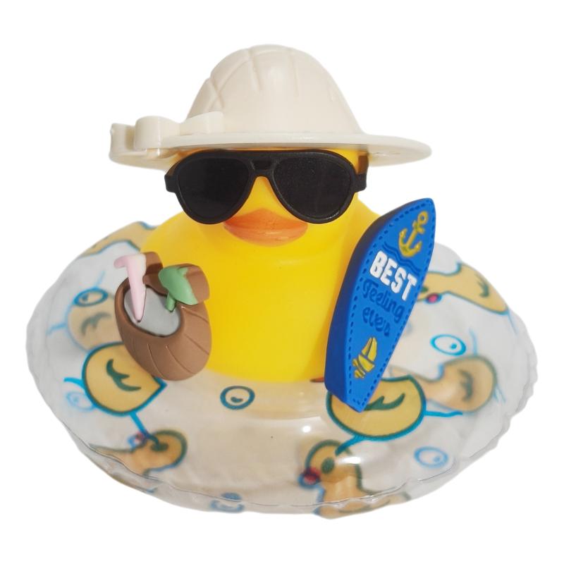 1 Ensemble Décoration de Voiture Mignonne Été Petit Canard Jaune Chapeau Skateboard Coco Canard en Caoutchouc à Presser Ornements de Tableau de Bord de Voiture