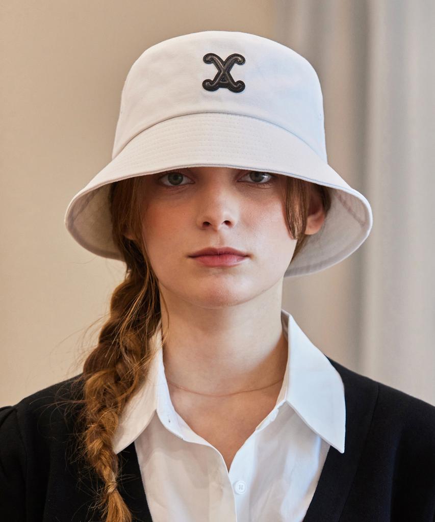 Bajal Va Curved Patch Bucket Hat White