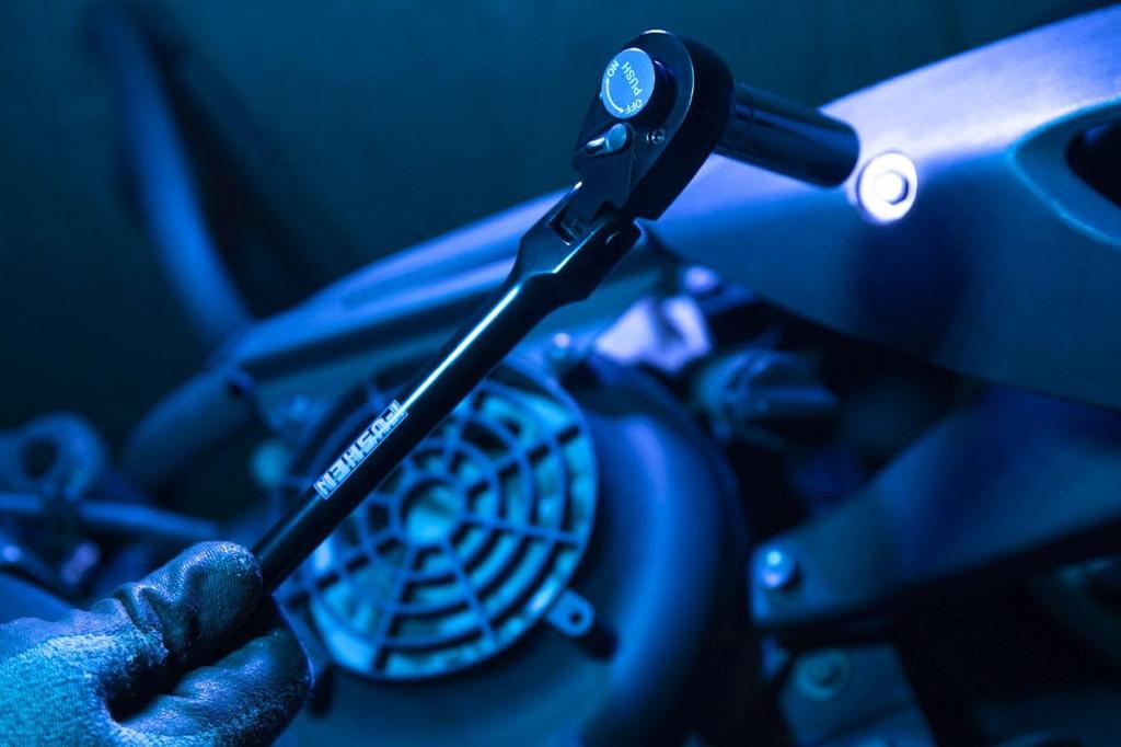 FUSHEN Swivel LED Ratchet Battery 72 Easy Chrome Vanadium Steel 12.7mm (1/2") Drive, Head, Light, Wrench, Included, Teeth, Non-Slip Handle,