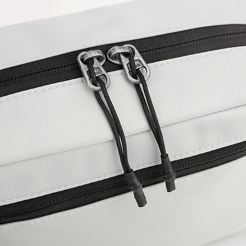 New casual versatile shoulder bag, daily commuting men's small shoulder bag, lightweight and portable crossbody bag