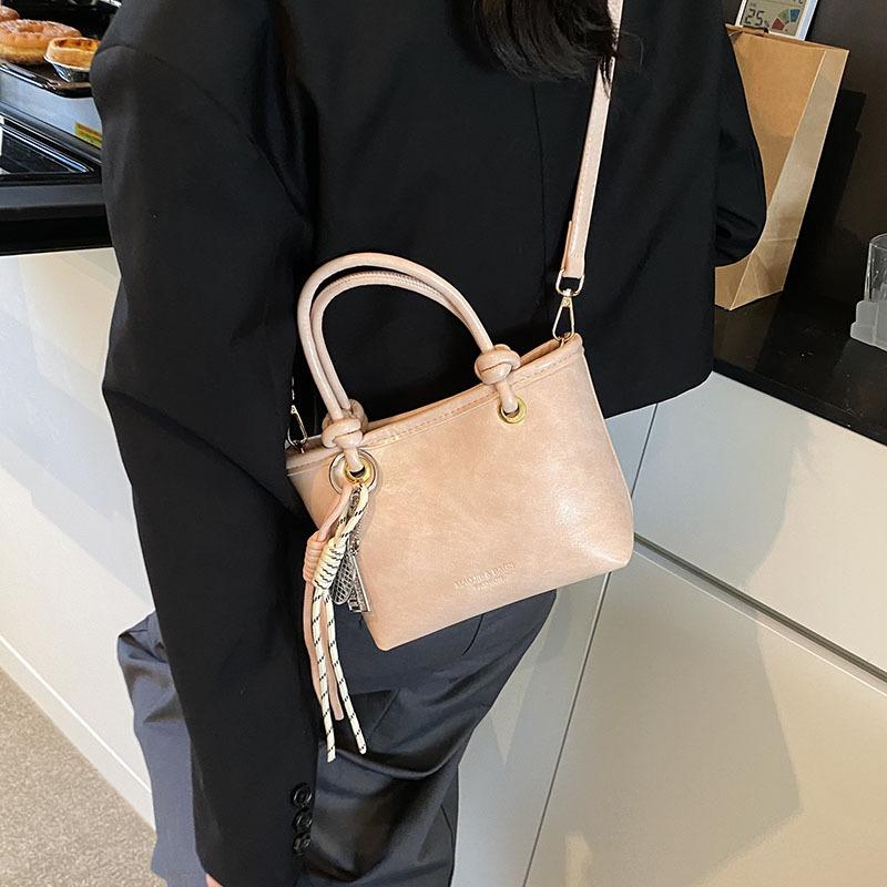 2025 retro bag new commuter large capacity messenger portable tote shoulder bucket bag