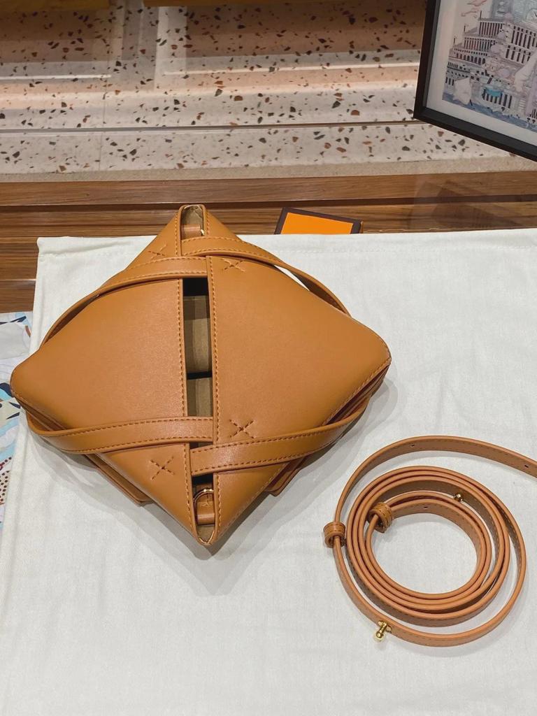 Nová dámska geometrická kožená taška tote a crossbody s veľkou kapacitou