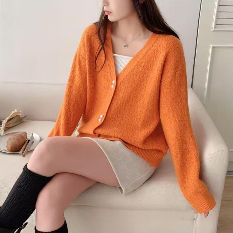 

Осень и зима милый розовый ленивый вязаный кардиган жемчужная пряжка V-образный вырез нежный ветер девичий темперамент вязаное пальто One size оранжевый