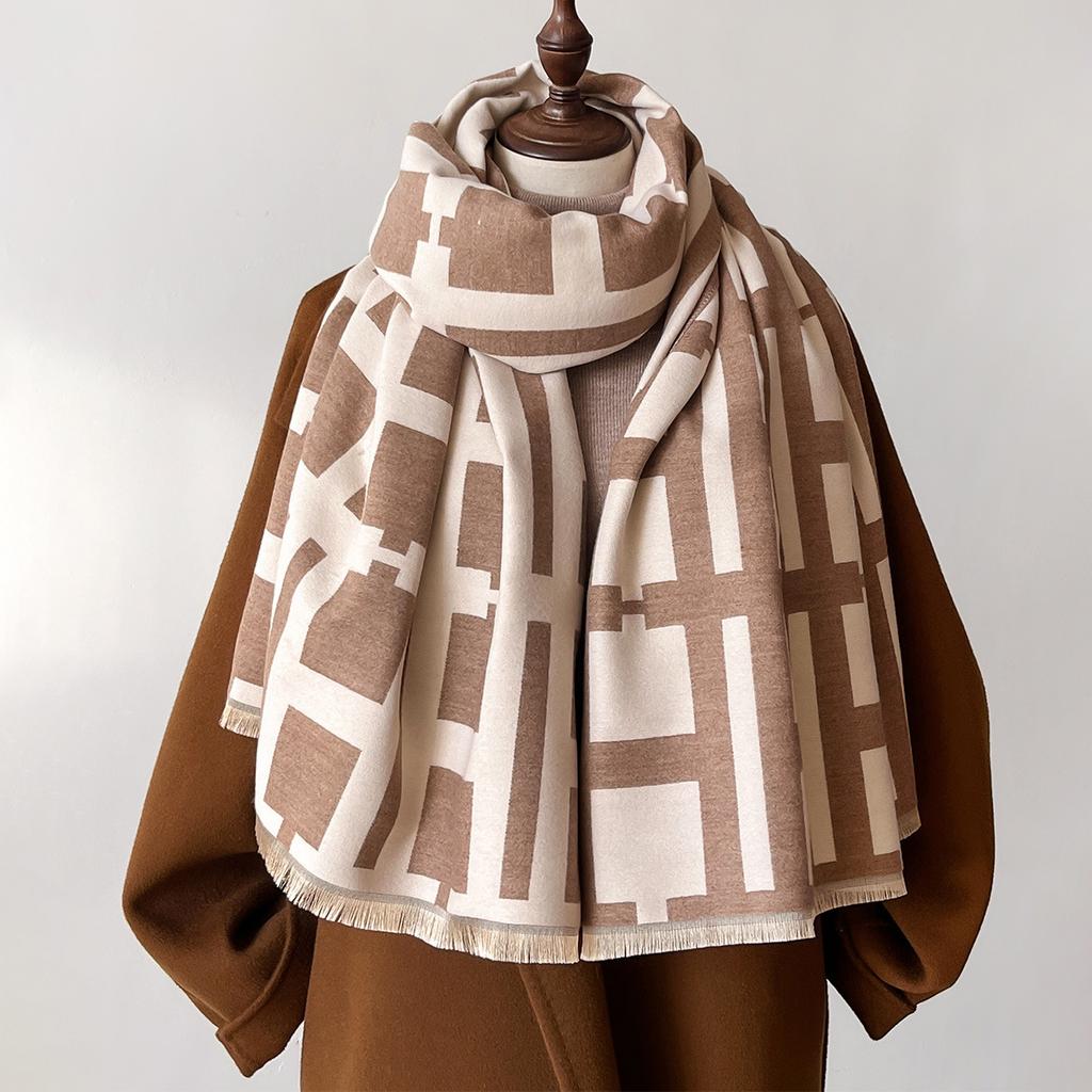 New  Korean Fashion Scarves Luxury Design Men Women Warm Scarf Thick Student Travel Wrap Bufanda Echarpe Blanket Shawl Cloak