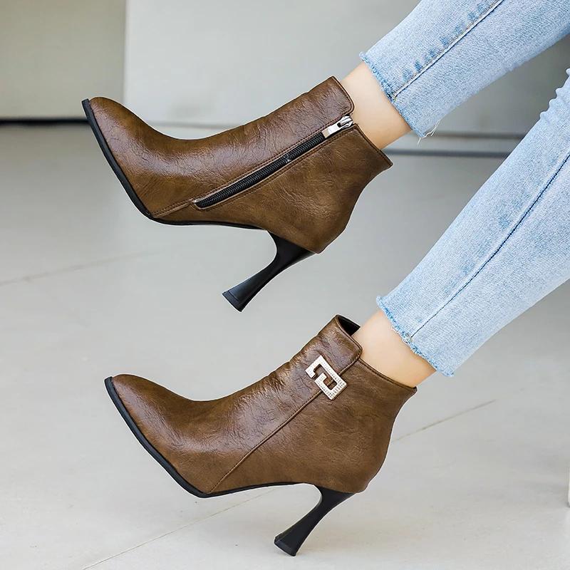 Boty Dámské 2024 Kotníkové Dámské Kozačky Plus Size Moderní Kozačky Dámské Kovová Dekorace Špičatá Špička Boční Zip Tenké Podpatky Boty Dámské