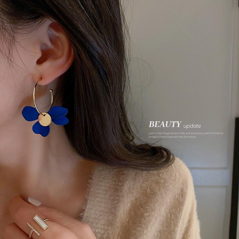 Boucles d'oreilles asymétriques fleur de Mori coréennes ins simples petites fraîches boucles d'oreilles tempérament boucles d'oreilles douces