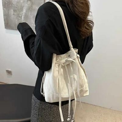 2026 Borsa a tracolla da donna alla moda Versatile Autunno Coulisse Design a secchiello Alta qualità Piccola sensazione Stile popolare