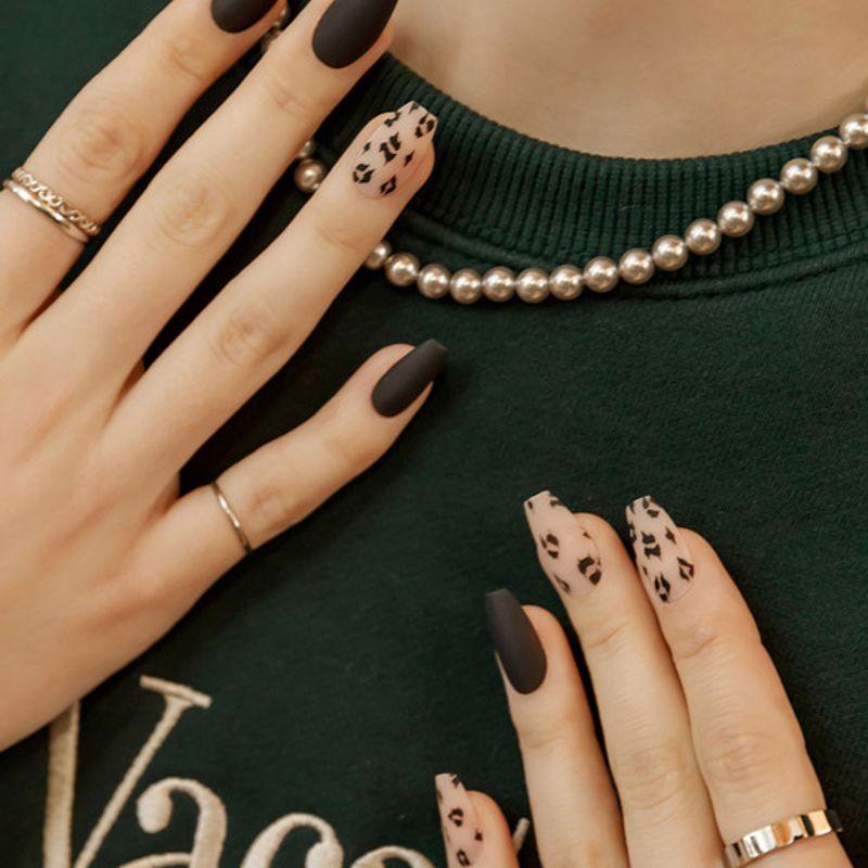Reusable Nail Tips Black Hop (Coffin)