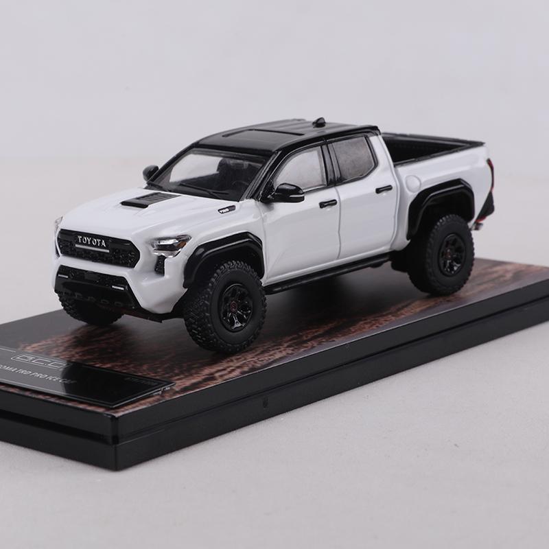 

DiecastTalk GCD 1:64 Toyota Tacoma TRD PRO ICE CAP Alloy Model Car белый
