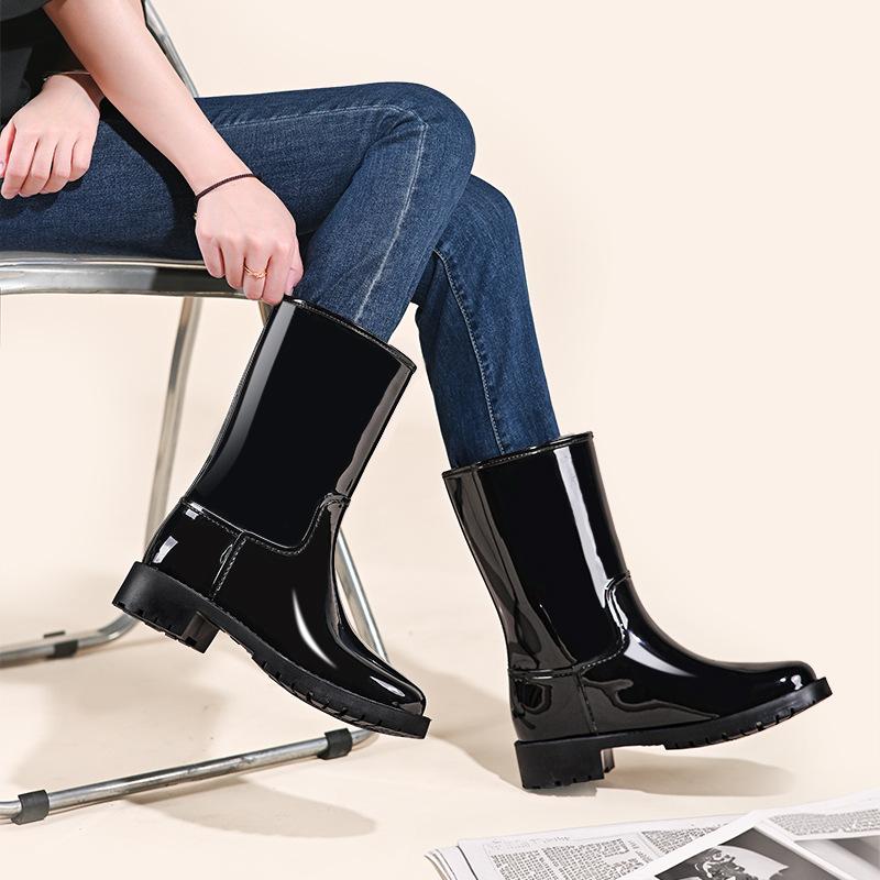 

Water shoes high-end rain shoes women s Japanese and Korean rain boots medium tube waterproof and non-slip rubber shoes thickened overshoes adult 36 [Inner length 23.6cm] чорний