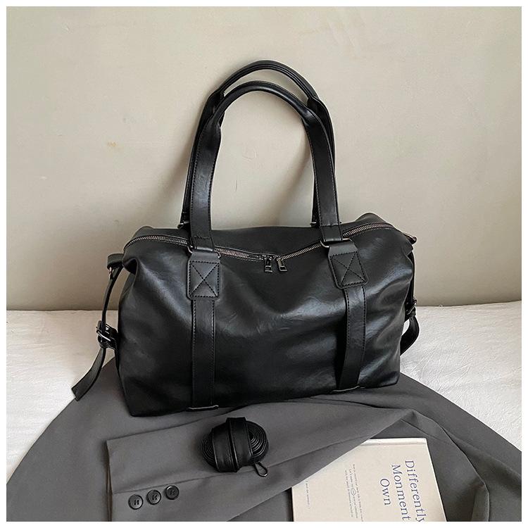 Retro texture large-capacity bag women's new autumn and winter fashion versatile messenger bag going out shoulder commuter bag