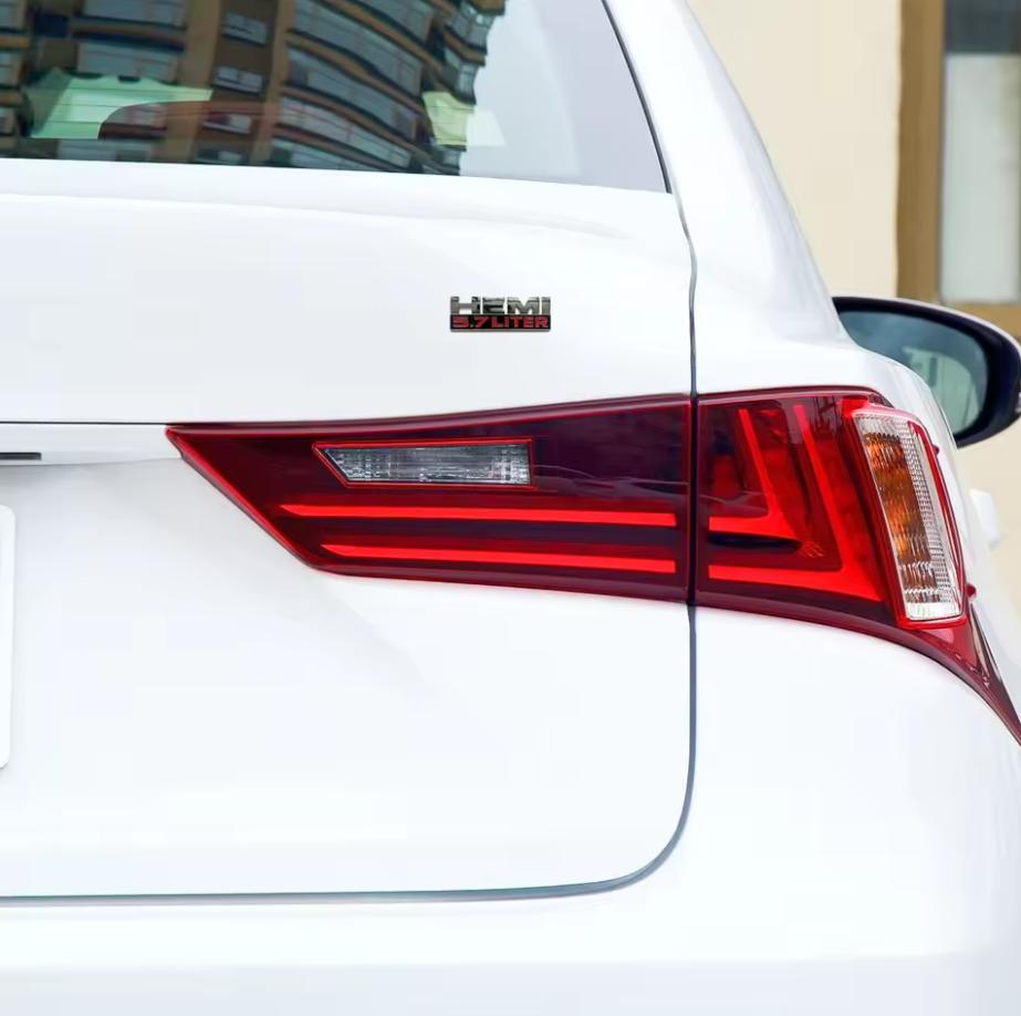Large metal stickers 14.3 cm HE 5.7 LITRES suitable for decorative sticker accessories for the rear of the car trunk.