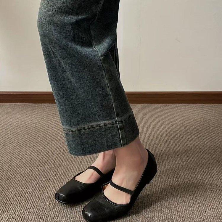 French Mary Jane Shoes Women's Shoes Autumn 2025 New Flat Bottom Square Head Shallow Mouth Word with Temperament Single Shoes Women