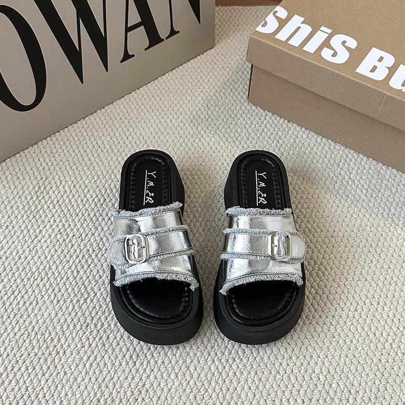 Fashion Versatile Thick Bottom Increases Height and Looks Thin One-word Slippers Women's 2025 Summer Wear Casual Skirt Beach Sandals