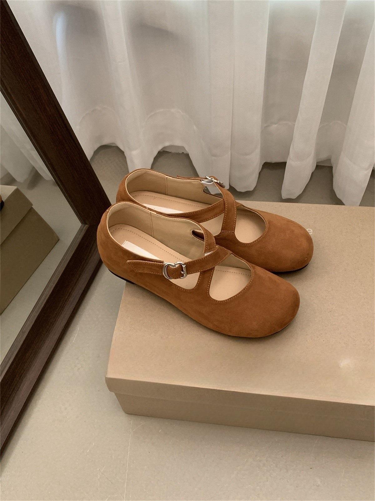 

Внутренняя платформа с завышенной талией, ретро розовые туфли с круглым носком, женская обувь 2025 года, новые повседневные туфли Мэри Джейн с перекрестным ремнем, модные туфли 40 коричневый