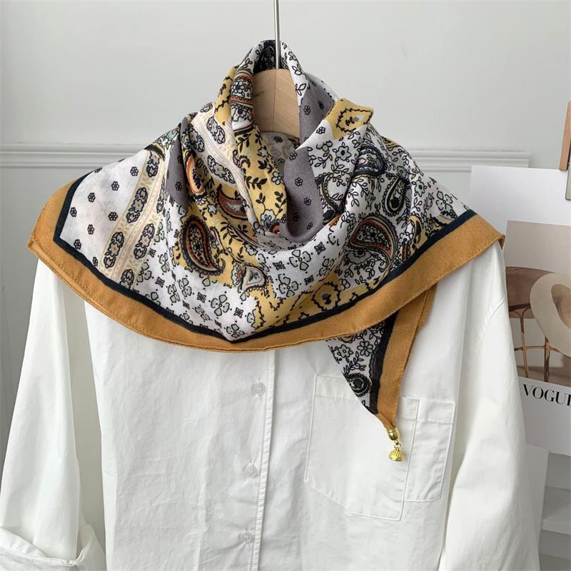 70*70 Square Scarf Retro Print Silk Scarf With Magnetic Buckle Women Neck Scarf All-Match Shawl Headscarf Accessory Gift