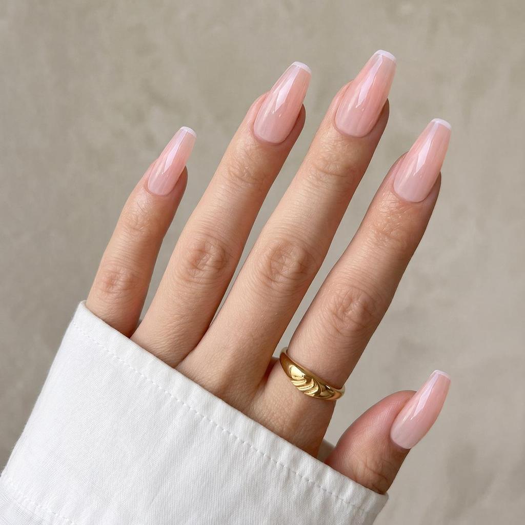 Hochwertige tragbare künstliche Nägel im Mandel-Nude-French-Stil – mittellange und lange Nagelspitzen