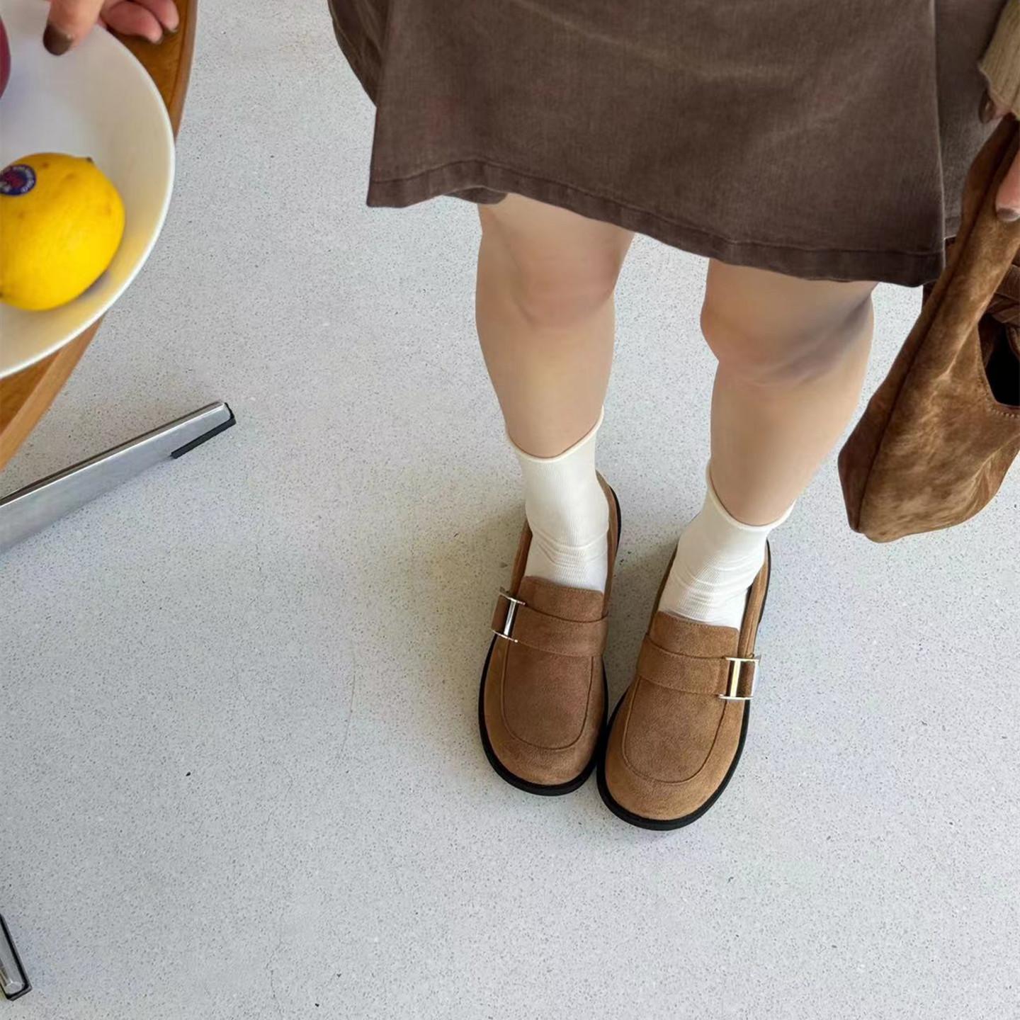 

Sheepskin version French retro brown single shoes women s 2025 new metal buckle small leather shoes one pedal thick heel loafers 35 верблюд