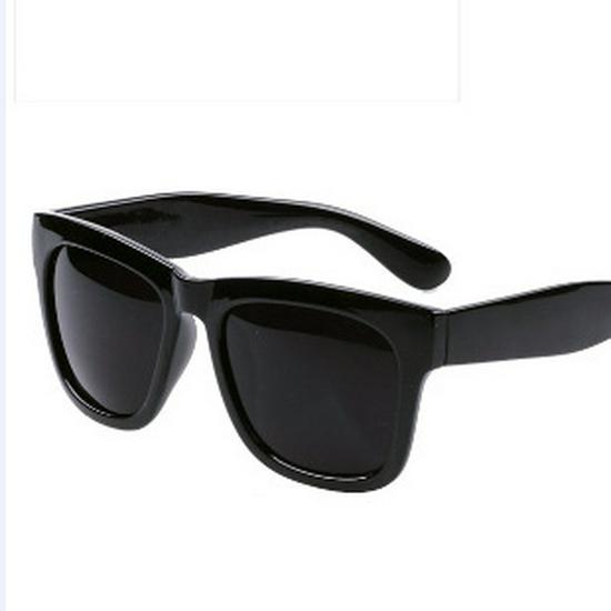 

Unisex Retro Aviator Sunglasses: Large Frame, Black, Reflective Black Frame Gray Lens