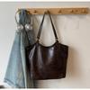 Large-capacity Bag Women's Autumn and Winter Versatile New Simple Shoulder Bag Retro Casual Commuter Tote Bag