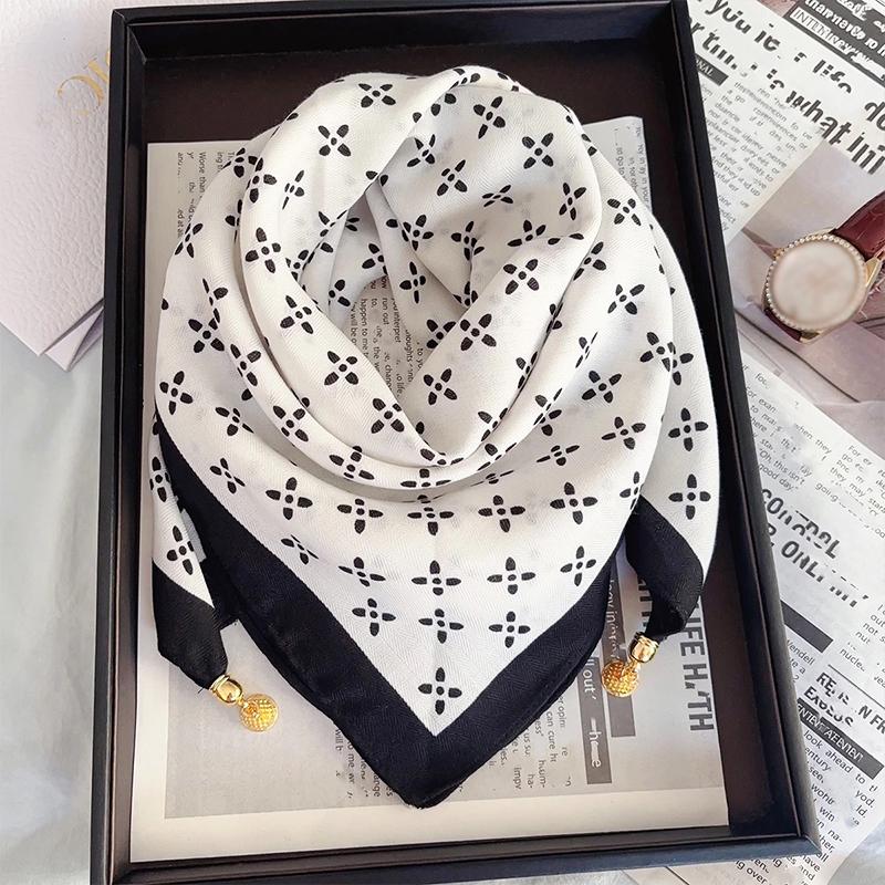 1PC Necklace French Style Magnetic Closure Gift Silk Scarf Luxury Painted Pattern Elegant Neck Scarf Versatile Multi-Color