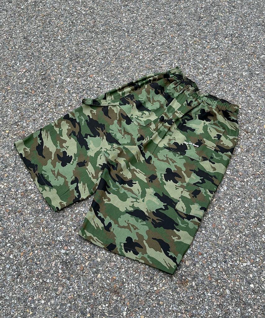 SLOW RECORD HOUSE Carpenter Bermuda Wide Camo Pants_Green