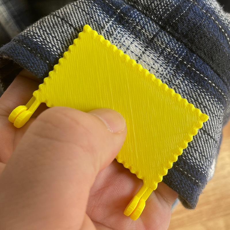 2-Piece Clip-on Sewing Tool - Durable Plastic Edge Lock Knitting Tool, Removable, Good Fixing, Hand Assist for the elderly,DIY Hand Sewing Accessories