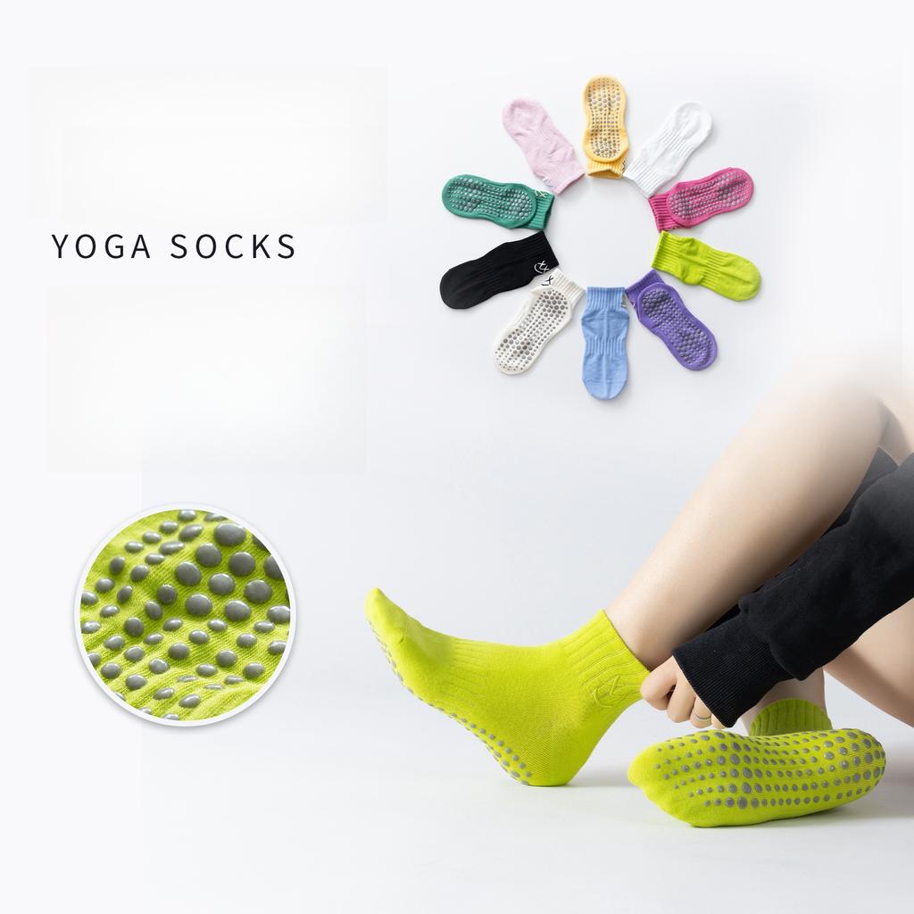 2024 Spring/Summer New Embroidered Yoga Socks for Women Breathable Non Slip Simple Versatile Floor Socks Sports and Fitness Socks