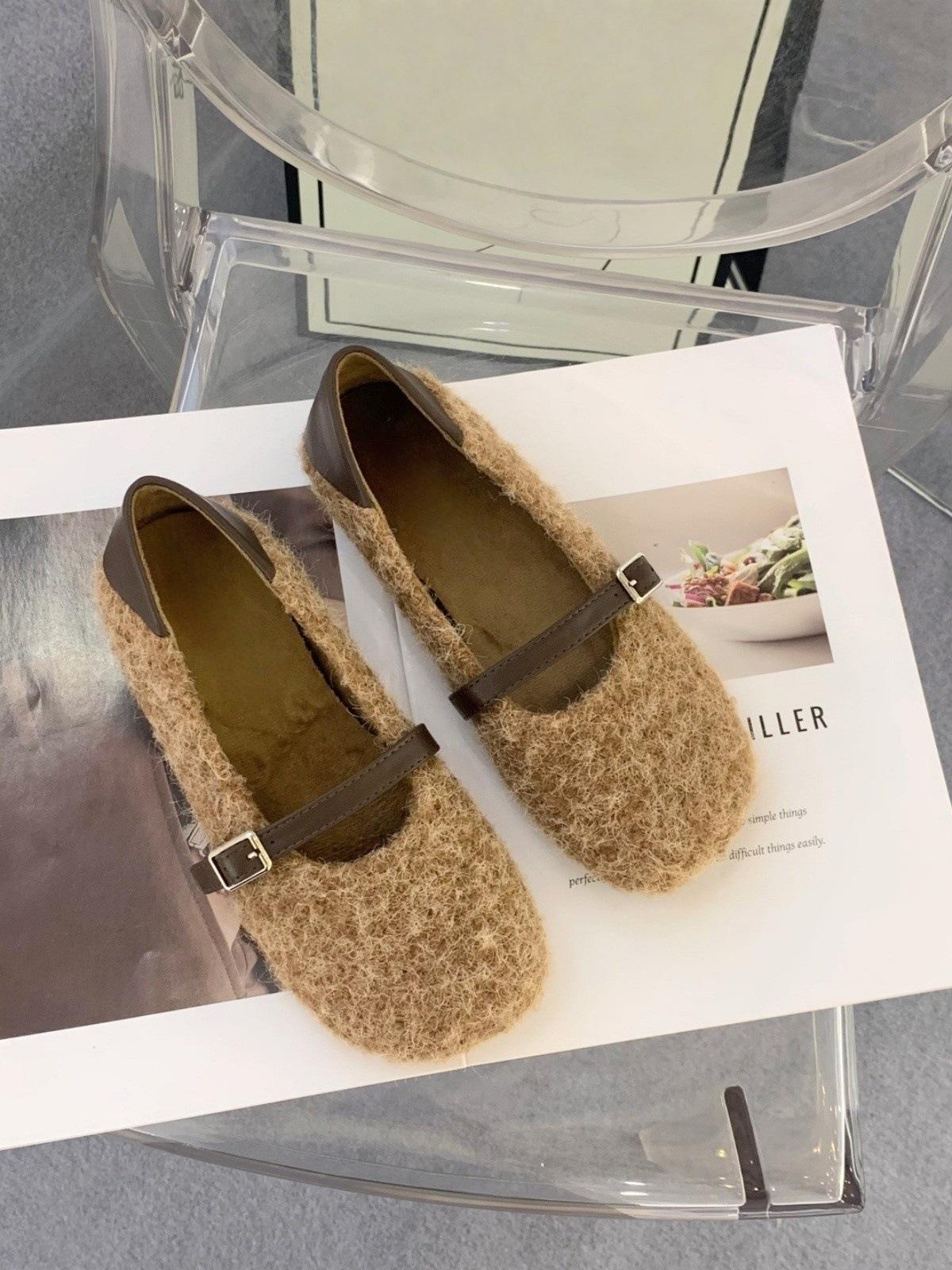 

Korean version of gentle velvet one-word buckle with ballet single shoes femininity thick heel soft sole fluffy Mary Jane 40 світло-коричневого кольору