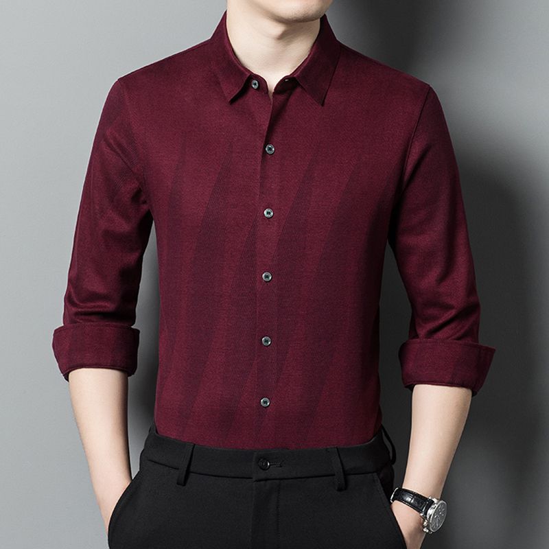 Осенняя мужская шерстяная рубашка в вертикальную полоску для среднего возраста — фото 4