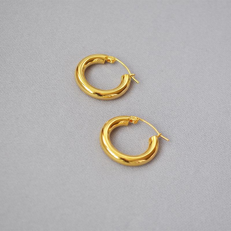 

European & American Cold Metal Style Brass-Plated Gold Earrings: Simple, Stylish, Exquisite, Thick Design золотой