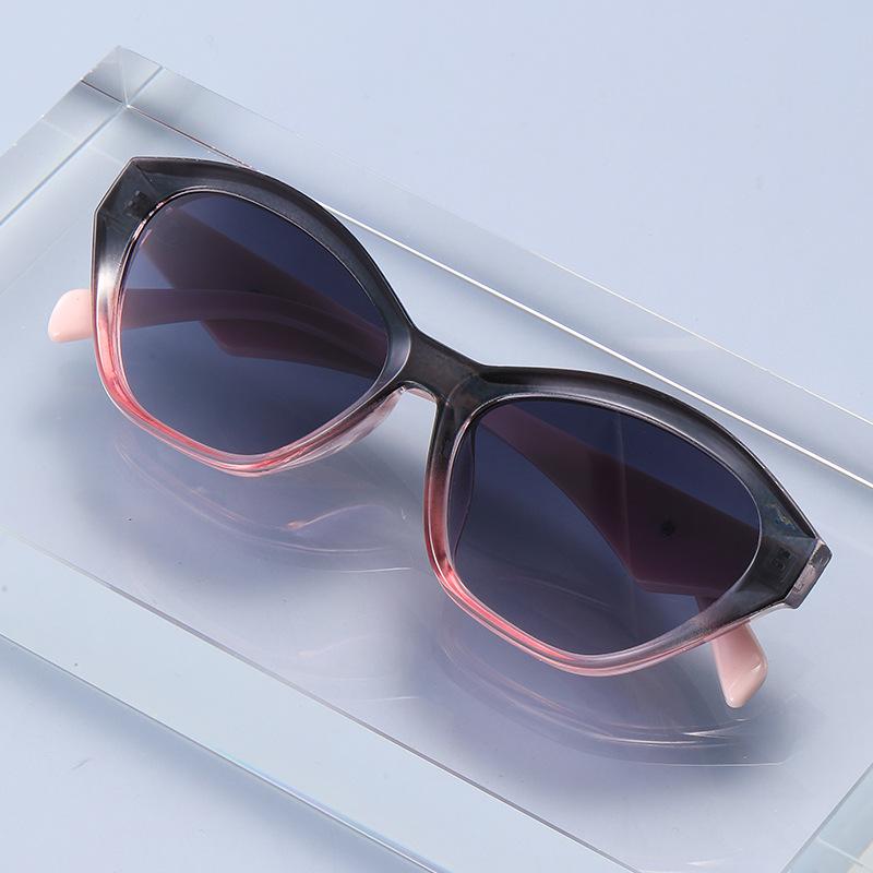 New Cat Eye Sunglasses Personalized Triangle Accessories Fashion Small Frame Ins Personalized Sunglasses Women JH3040