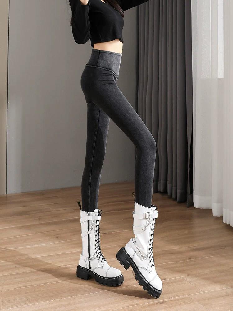 Women's High-Waist Velvet-Lined Slim Fit Cotton Pants for Autumn/Winter - Large Size, Warm and Comfortable.