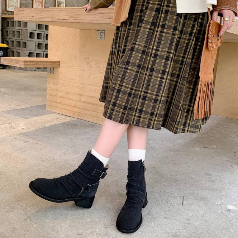 New Women's Leather Boots Side Zipper Cow Velvet Large Size Women's Boots Medium Heel Large Size Women's Boots Autumn and Winter Leather Martin Boots