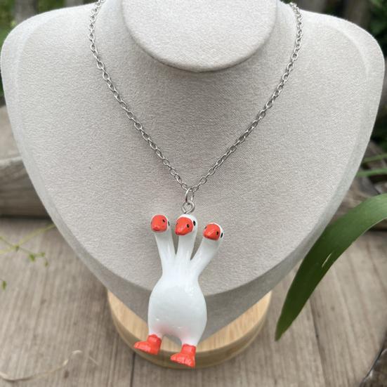 Three-Headed White Goose Keychain Pendant Necklace Earrings Three-Dimensional Relief Resin Hand-Painted Lightweight Necklace Jewelry Gift Accessories