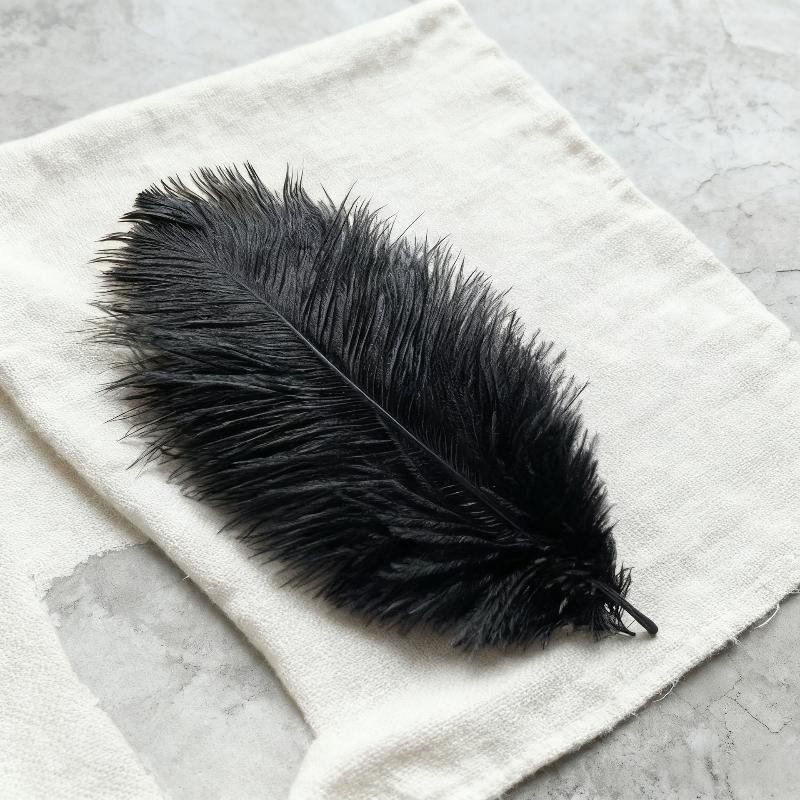 25-30cm Natural Ostrich Feathers Soft Decorative Plume for DIY Wedding Bouquet Ornament