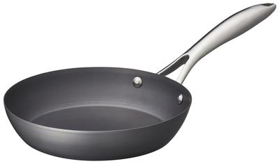Vita Caft och Super järnpanna 20cm Tillverkad i Japan Spatel dragningsprocess Gas IH-kompatibel 2001 Rostbeständig non-stick Hantverksmässigt tillverkad