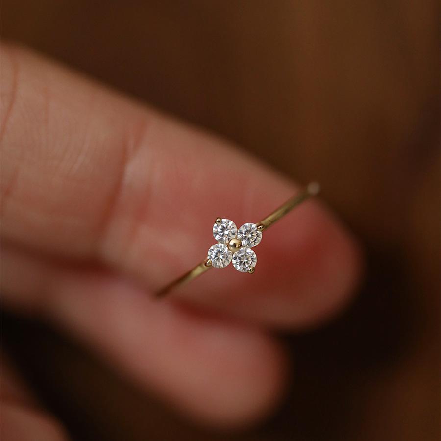18K Gold-Plated Sterling Silver Four-Leaf Clover Zircon Ring for Women - High-End Design and Versatile Fashion Accessory.