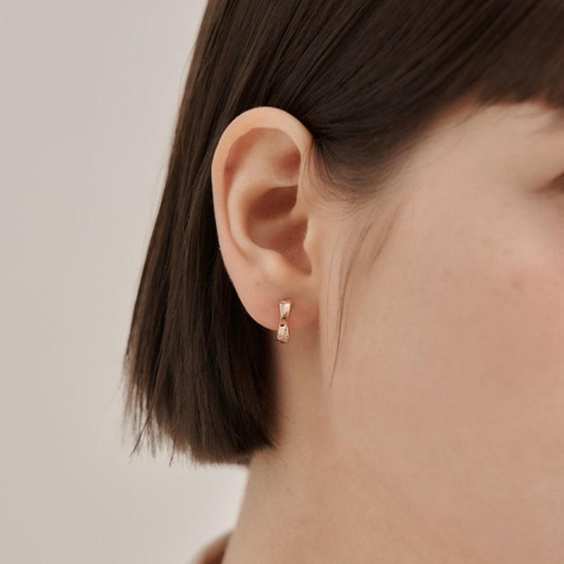 ELLE Jewelry 14K GF Cross Line Point One-Touch Earrings ELGPEE559