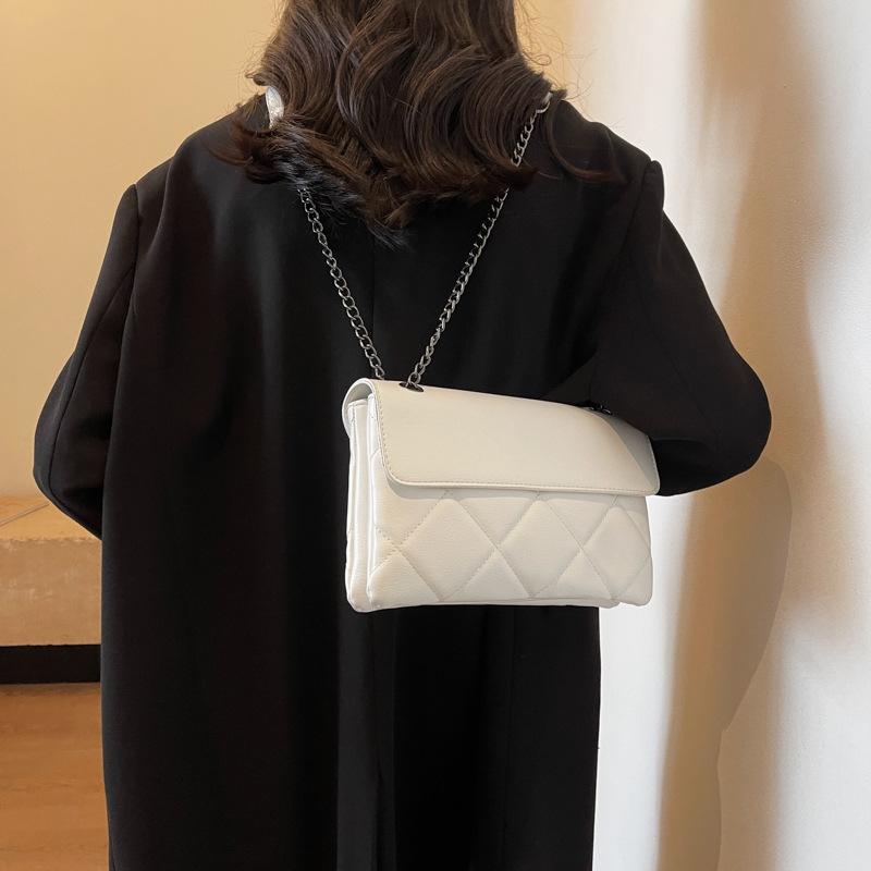 Rhombus bag women's chain shoulder armpit bag new popular messenger bag simple and fashionable small square bag