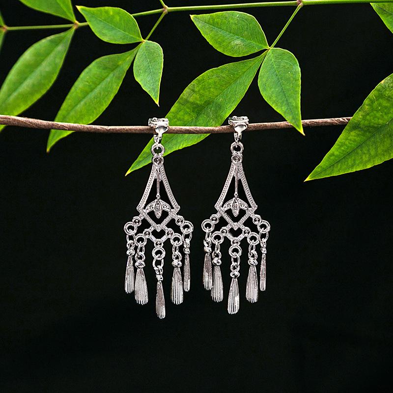 Ethnic Miao Silver Tassel Ear Clip - No-Piercing Retro Metal Earring for Women