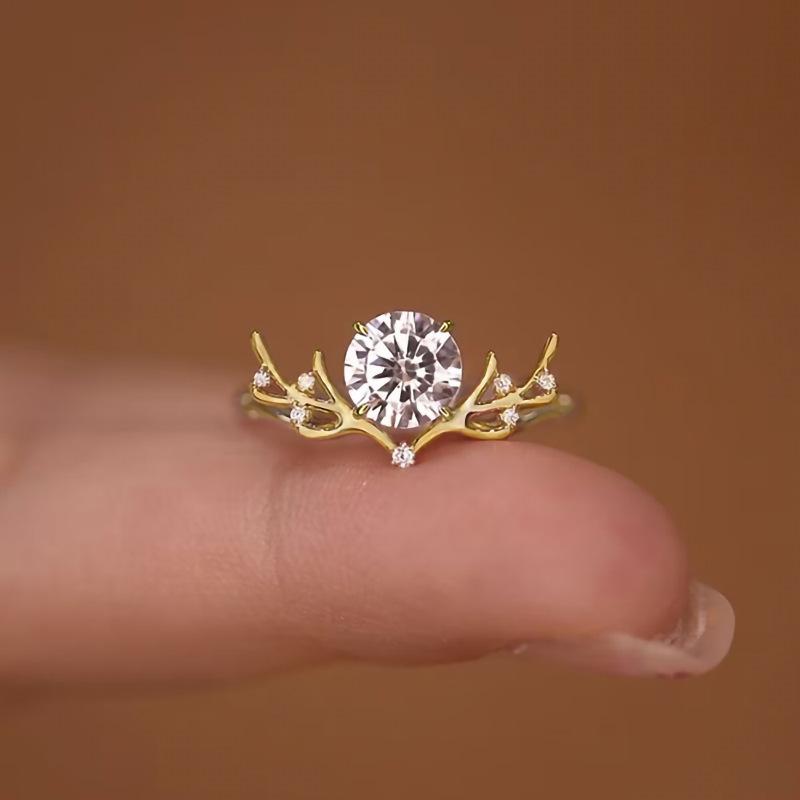 

1 Piece Fashionable and Exquisite Antler Synthetic Zircon Ring Christmas New Ring Light Luxury Fashion Earrings 10 золотой