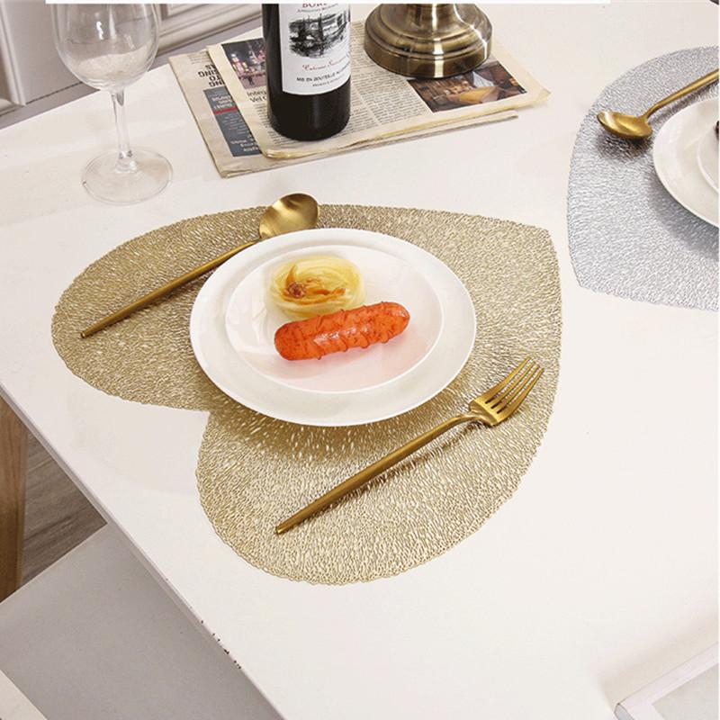 1Pc 38cm Love Heart Shape PVC Placemat Home Heat Insulation Table Mat Valentine Day Wedding Party Decoration