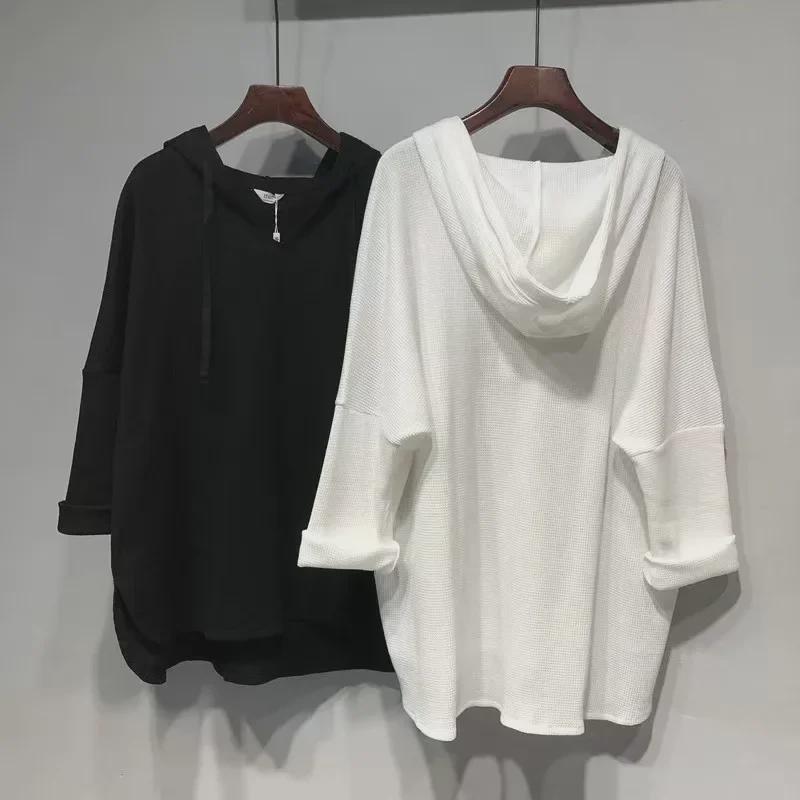 Tricou de damă cu glugă și mâneci lungi, neregulat, cu efect de slăbire - Mărimi mari, acoperă burta, top versatil pentru student