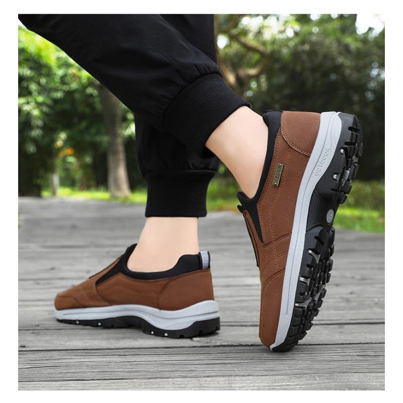 Men's Sports Shoes with Soft Soles, Dad's Shoes, One-piece Style, Suitable for Middle-aged and Elderly People for Walking.