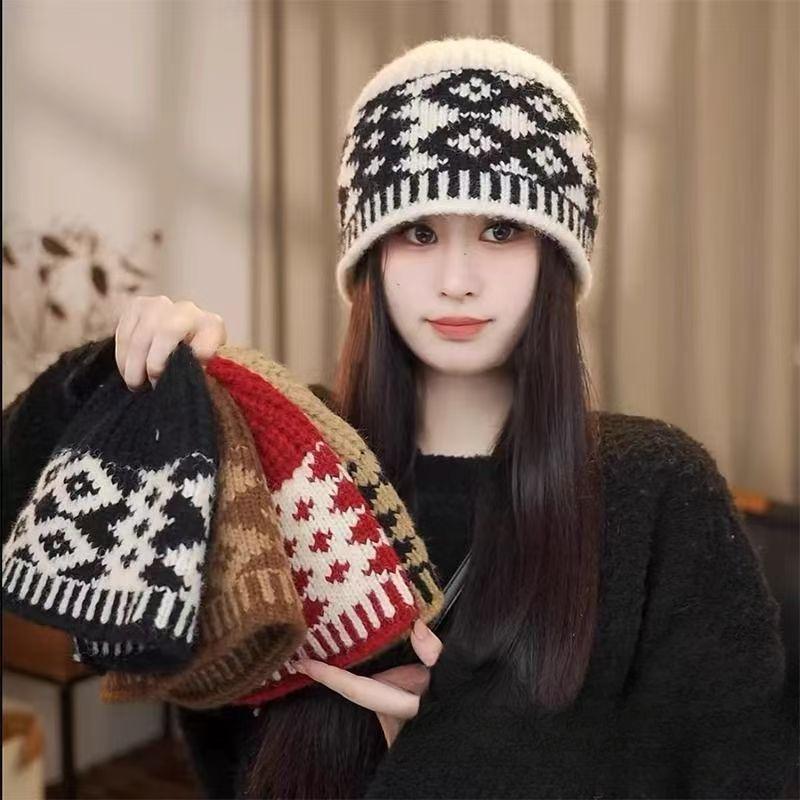 Autumn and Winter Diamond Wool Hat Korean Style Versatile Windproof and Warm Hat for Women's Retro Baotou Hat Showing Face Small Cold Hat