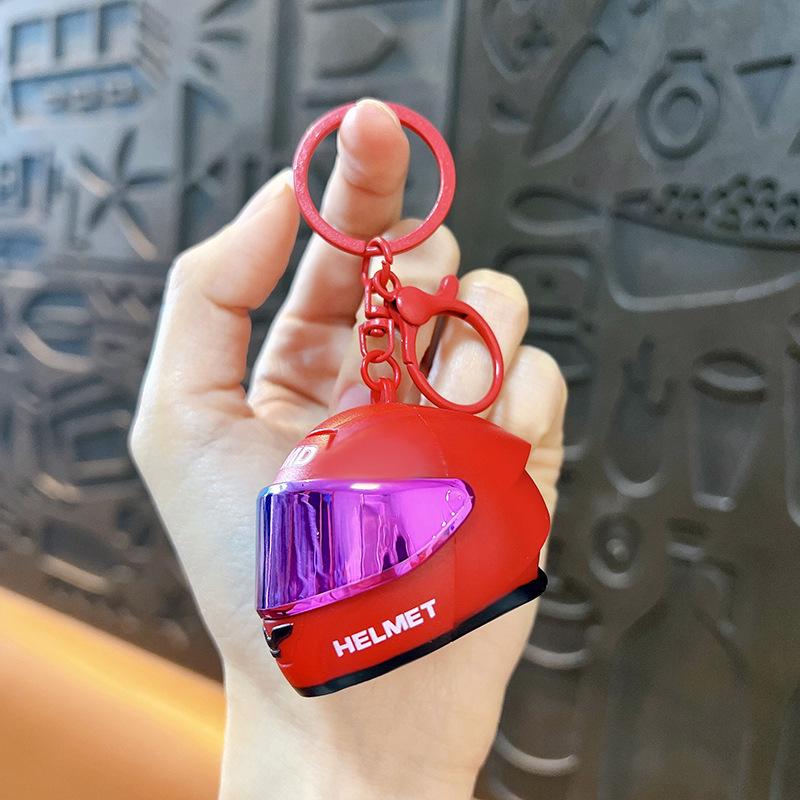 

Trendy Motorcycle Helmet Keychain: Creative Rider Pendant & Bag Decoration Gift