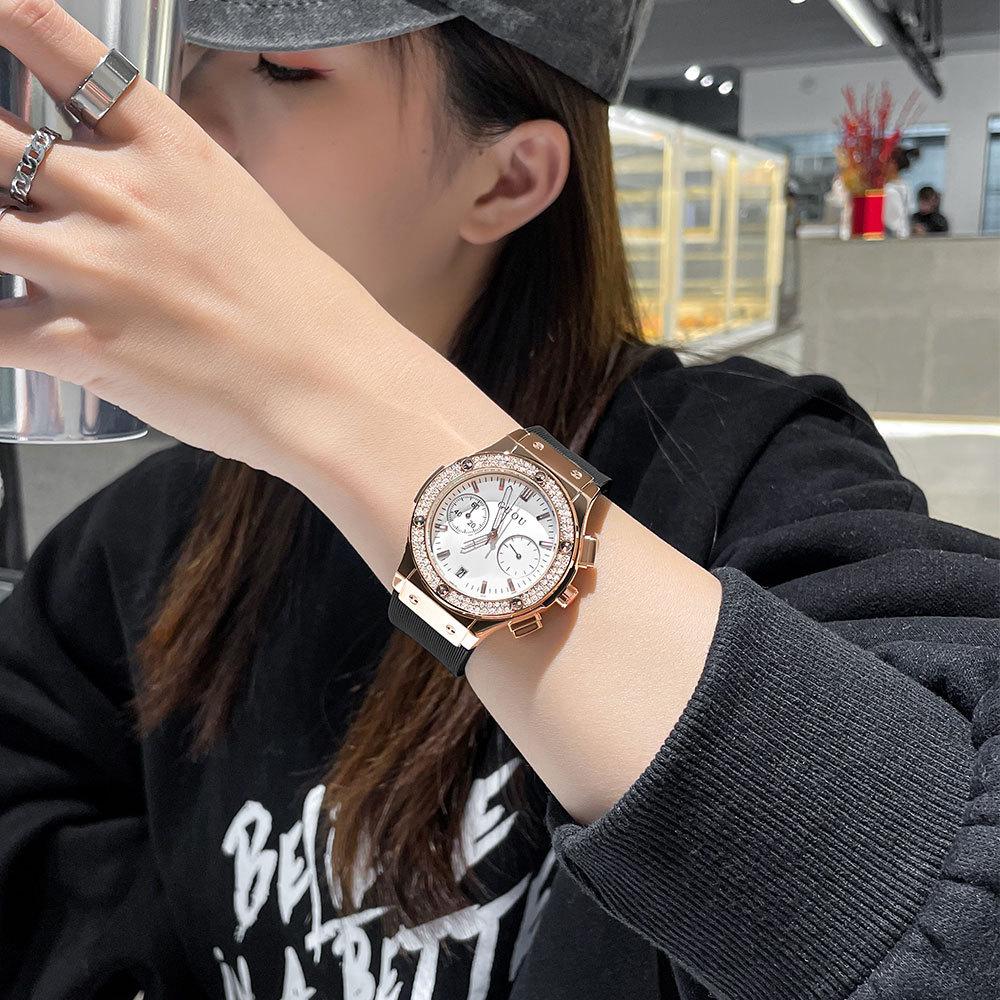 Women's Watch with Large Dial, Personalized Silicone Watch Strap, Multifunctional Trendy Rhinestone Watch with Calendar for Women