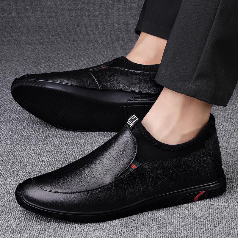 Embossed Plaid Pattern Autumn and Winter Outdoor Low-top Leather Shoes Four-season Models Fleece Warm Soft Leather Boots Flat Men's Shoes